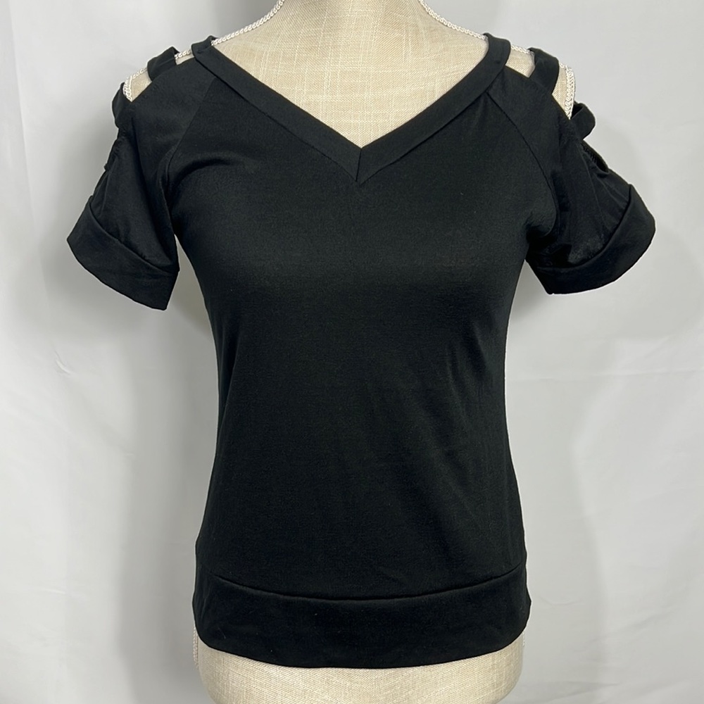 Women’s S/M Black Open Shoulder Blouse